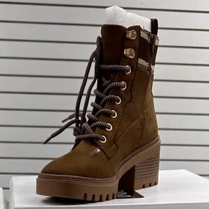 Brown faux suede boot shoe with 1” heel. Super stylish